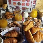 O Douceurs Sucrees Bed & Breakfast 3*