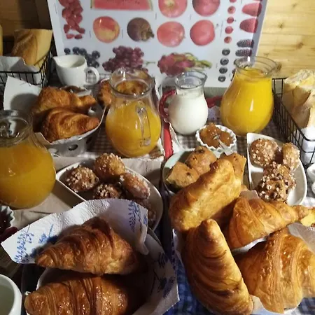 O Douceurs Sucrées Bed & Breakfast 3*